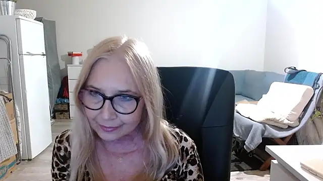 sofia xkiss online show from March 18, 1:21 am