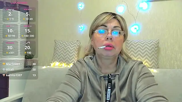 Snapshot of SusieNoreen chatting on January 19, 3:10 pm SusieNoreen online show from January 19, 3:10 pm