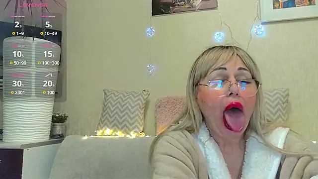 Snapshot of SusieNoreen chatting on January 22, 11:23 am SusieNoreen online show from January 22, 11:23 am