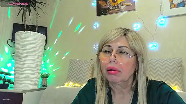 Snapshot of SusieNoreen chatting on January 25, 1:52 pm SusieNoreen online show from January 25, 1:52 pm