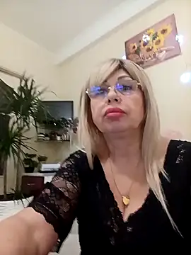 Snapshot of SusieNoreen chatting on February 28, 1:15 am SusieNoreen online show from February 28, 1:15 am
