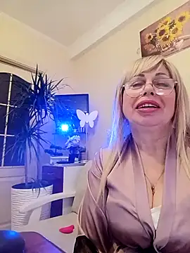 Snapshot of SusieNoreen chatting on March 14, 1:16 am SusieNoreen online show from March 14, 1:16 am