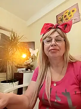 Snapshot of SusieNoreen chatting on March 19, 2:16 am SusieNoreen online show from March 19, 2:16 am