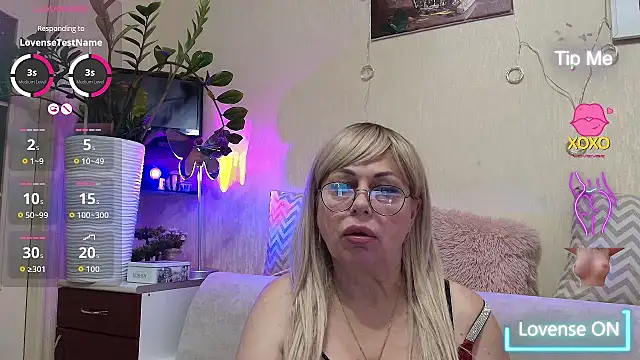 Snapshot of SusieNoreen chatting on September 14, 11:48 pm SusieNoreen online show from September 14, 11:48 pm