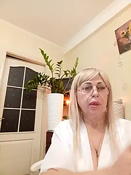 Snapshot of SusieNoreen chatting on September 18, 1:40 am SusieNoreen online show from September 18, 1:40 am