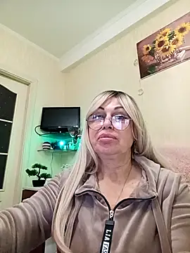 Snapshot of SusieNoreen chatting on October 4, 1:03 am SusieNoreen online show from October 4, 1:03 am