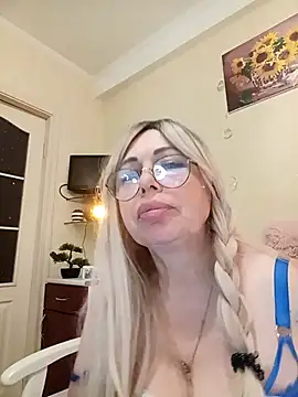 Snapshot of SusieNoreen chatting on October 9, 1:03 am SusieNoreen online show from October 9, 1:03 am