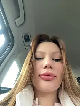Snapshot of justmila chatting on January 12, 9:40 am justmila online show from January 12, 9:40 am