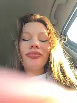 Snapshot of justmila chatting on February 7, 1:43 pm justmila online show from February 7, 1:43 pm