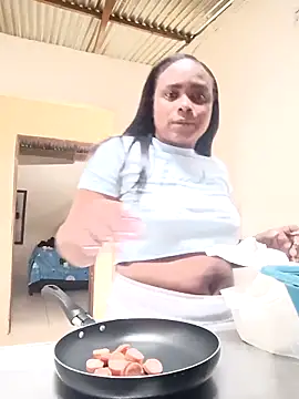 Snapshot of NicolVilla chatting on December 14, 2:33 pm NicolVilla online show from December 14, 2:33 pm