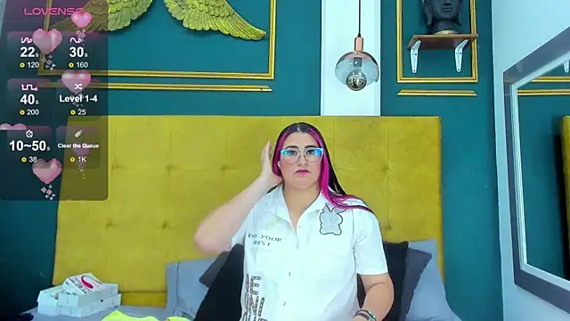 Snapshot of BellaPeers_ chatting on January 19, 12:17 pm BellaPeers online show from January 19, 12:17 pm