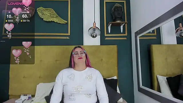 Snapshot of BellaPeers_ chatting on February 3, 11:42 am BellaPeers online show from February 3, 11:42 am