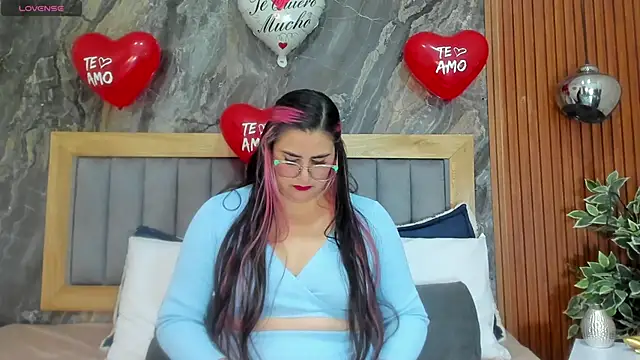 Snapshot of BellaPeers_ chatting on February 14, 11:53 am BellaPeers online show from February 14, 11:53 am