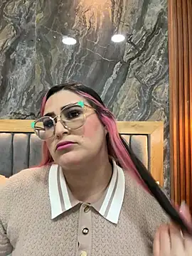 Snapshot of BellaPeers_ chatting on February 20, 11:20 am BellaPeers online show from February 20, 11:20 am