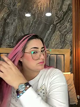 Snapshot of BellaPeers_ chatting on February 21, 11:33 am BellaPeers online show from February 21, 11:33 am