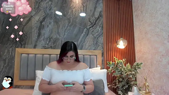 Snapshot of BellaPeers_ chatting on March 22, 11:53 am BellaPeers online show from March 22, 11:53 am