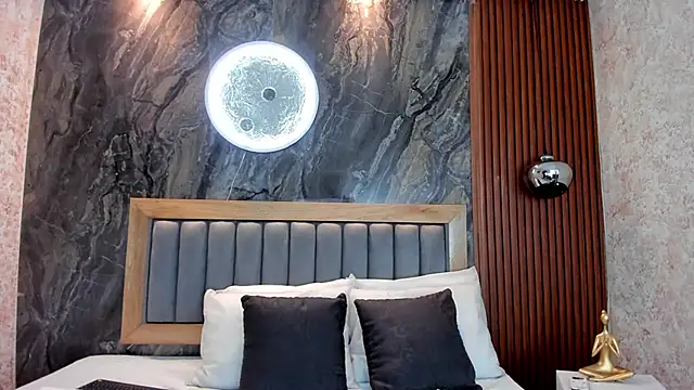 Snapshot of BellaPeers_ chatting on October 2, 12:01 pm BellaPeers online show from October 2, 12:01 pm