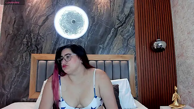 Snapshot of BellaPeers_ chatting on October 3, 12:13 pm BellaPeers online show from October 3, 12:13 pm