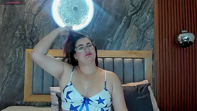 Snapshot of BellaPeers_ chatting on October 26, 12:11 pm BellaPeers online show from October 26, 12:11 pm