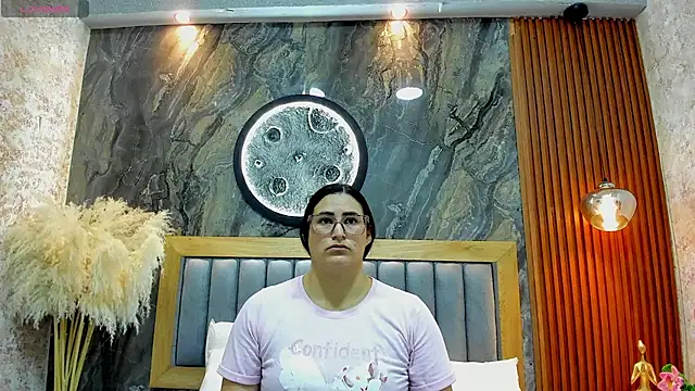 BellaPeers  online show from April 15, 10:55 am