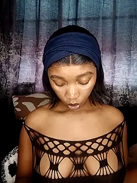 Snapshot of Shria107 chatting on November 16, 9:15 am Shria107 online show from November 16, 9:15 am