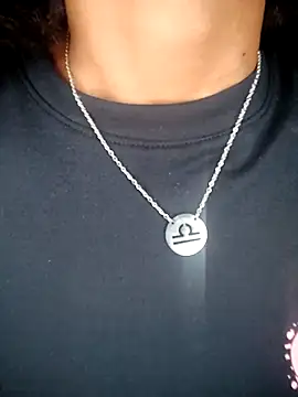 Snapshot of Shria107 chatting on December 4, 10:40 pm Shria107 online show from December 4, 10:40 pm