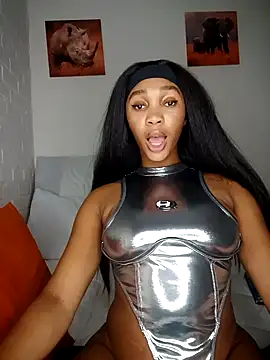 Snapshot of Shria107 chatting on December 16, 8:36 pm Shria107 online show from December 16, 8:36 pm