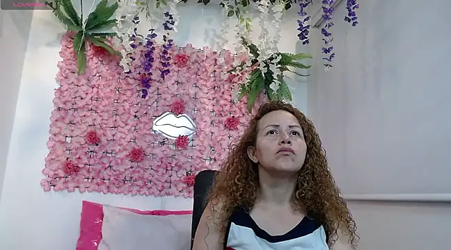 Snapshot of BLONDE_SEXYHOT chatting on February 11, 11:54 pm BLONDE SEXYHOT online show from February 11, 11:54 pm