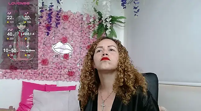 Snapshot of BLONDE_SEXYHOT chatting on February 20, 6:02 pm BLONDE SEXYHOT online show from February 20, 6:02 pm