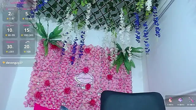 Snapshot of BLONDE_SEXYHOT chatting on March 12, 12:04 pm BLONDE SEXYHOT online show from March 12, 12:04 pm