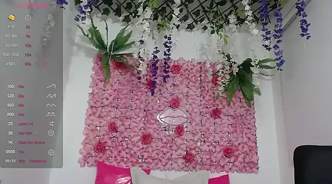 Snapshot of BLONDE_SEXYHOT chatting on March 15, 9:38 pm BLONDE SEXYHOT online show from March 15, 9:38 pm