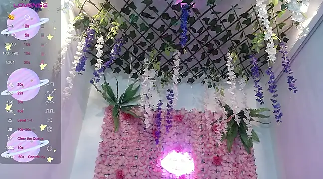 Snapshot of BLONDE_SEXYHOT chatting on March 21, 1:02 am BLONDE SEXYHOT online show from March 21, 1:02 am