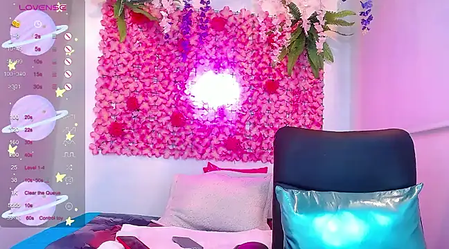 Snapshot of BLONDE_SEXYHOT chatting on March 22, 3:53 pm BLONDE SEXYHOT online show from March 22, 3:53 pm