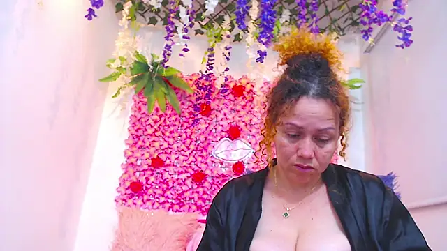 Snapshot of BLONDE_SEXYHOT chatting on November 25, 11:38 pm BLONDE SEXYHOT online show from November 25, 11:38 pm