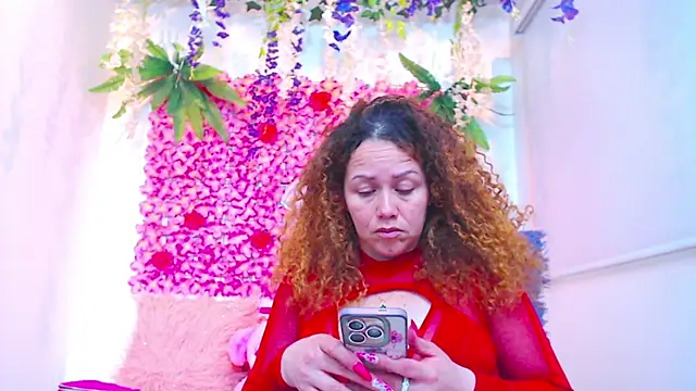 Snapshot of BLONDE_SEXYHOT chatting on November 26, 7:37 pm BLONDE SEXYHOT online show from November 26, 7:37 pm