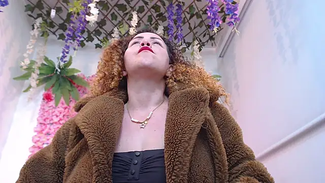 BLONDE SEXYHOT online show from April 19, 10:23 pm