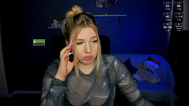 juli kisss online show from February 6, 9:32 am