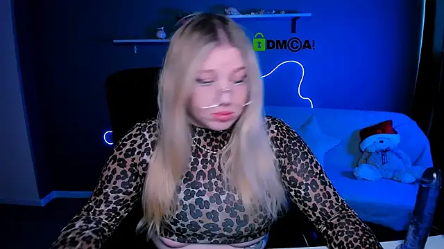 juli kisss online show from March 4, 9:40 am