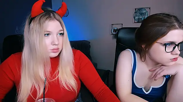 juli kisss online show from March 16, 7:49 pm