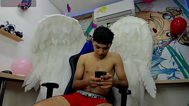 Snapshot of Austin_Cardieff chatting on February 14, 8:37 pm Austin Cardieff online show from February 14, 8:37 pm