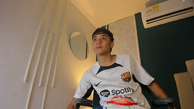 Snapshot of Austin_Cardieff chatting on March 13, 3:33 am Austin Cardieff online show from March 13, 3:33 am