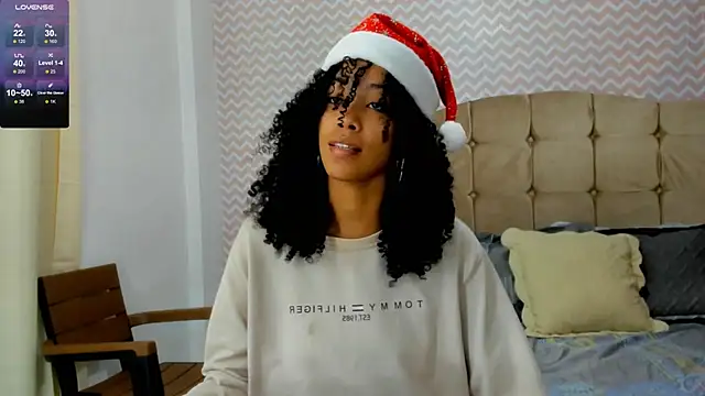 Snapshot of sasha_fox00 chatting on December 8, 4:50 pm sasha fox00 online show from December 8, 4:50 pm