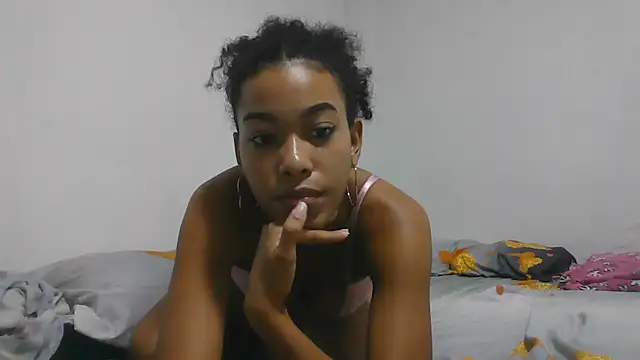 Snapshot of sasha_fox00 chatting on December 28, 10:23 pm sasha fox00 online show from December 28, 10:23 pm