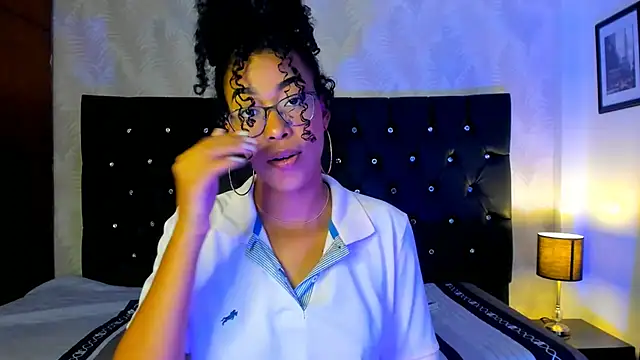 Snapshot of sasha_fox00 chatting on January 17, 4:15 pm sasha fox00 online show from January 17, 4:15 pm