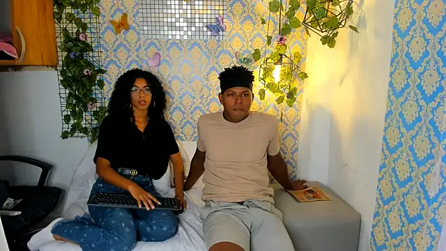 Snapshot of sasha_fox00 chatting on February 14, 12:41 am sasha fox00 online show from February 14, 12:41 am