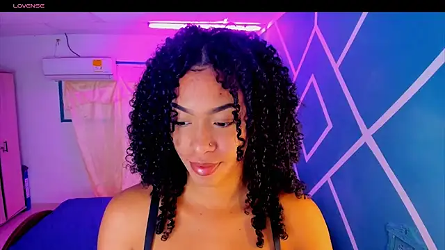 Snapshot of sasha_fox00 chatting on October 2, 3:13 am sasha fox00 online show from October 2, 3:13 am