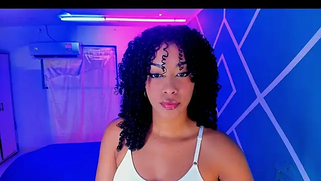 Snapshot of sasha_fox00 chatting on October 5, 3:05 am sasha fox00 online show from October 5, 3:05 am