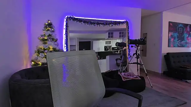 aaroncolombia online show from December 3, 11:55 am