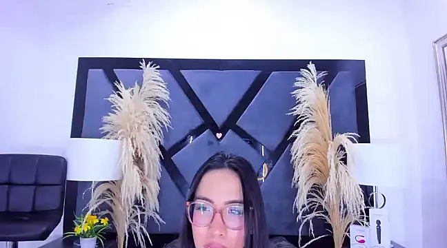 Snapshot of KylieWhite chatting on January 14, 10:06 am KylieWhite online show from January 14, 10:06 am