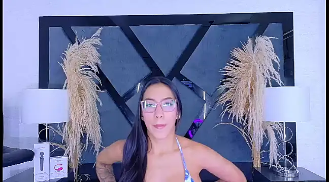 Snapshot of KylieWhite chatting on March 11, 2:18 pm KylieWhite online show from March 11, 2:18 pm